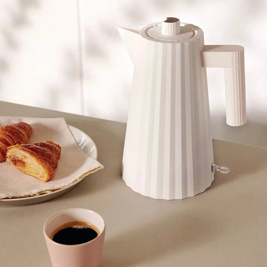 Plissé Electric Kettle Teapots & Kettles Alessi